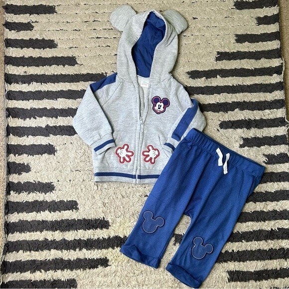 Disney Baby Mickey Mouse 2 piece sweater & pants set infant size 12 months - Picture 1 of 6